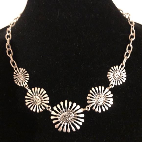 Lucky Brand Two-Tone Floral Collar Necklace - Picture 3 of 6